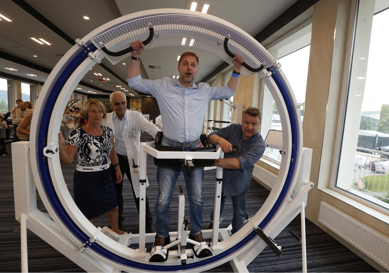GALERIE: Pokondři, Bouček a&nbsp;Gott rehabilitovali na&nbsp;klinice! Podívejte se