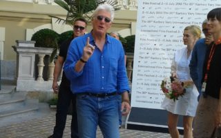 FOTO: Richard Gere je v&nbsp;Karlových Varech! Přiletěl soukromým tryskáčem