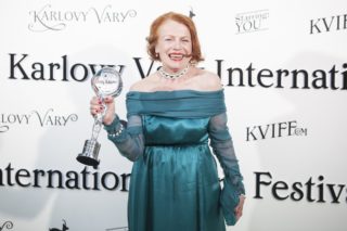 Frekvence 1: K&nbsp;80.&nbsp;narozeninám gratuloval Ivě Janžurové i&nbsp;prezident Miloš Zeman! Herečce zaslal květinu a&nbsp;dopis