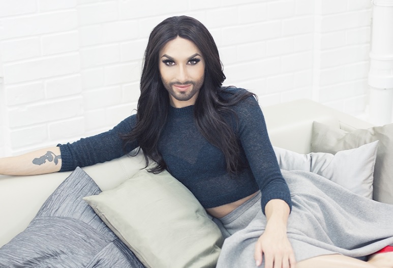 VIDEO: Pozor! V Česku vystoupí vousatá zpěvačka Conchita Wurst
