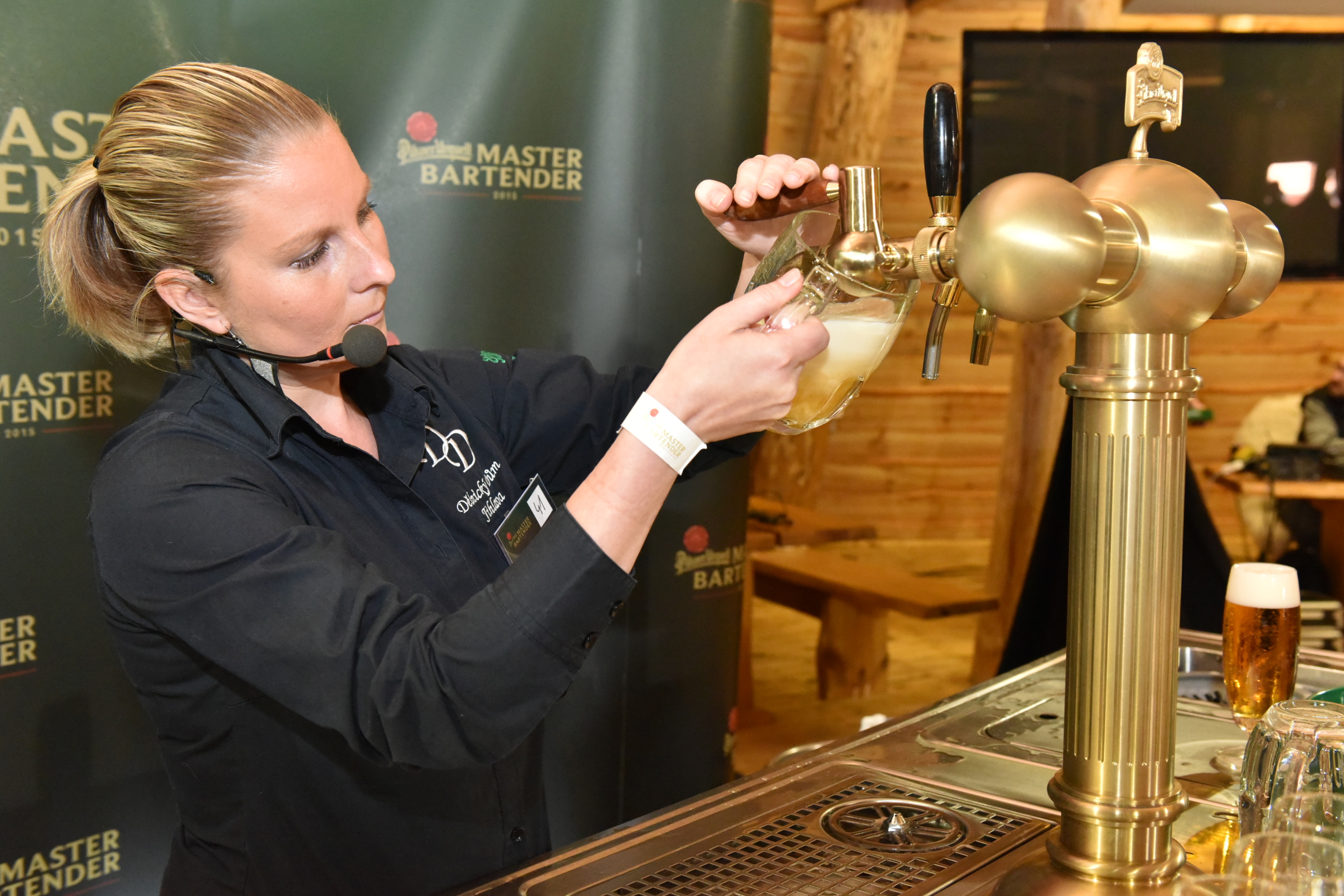 PIVO: Finále nejlepších českých výčepních – skoro polovina z nich jsou ženy!