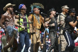 VIDEO: Kapela Village People zazpívala poprvé v&nbsp;Česku hit Y.M.C.A. Podívejte se!