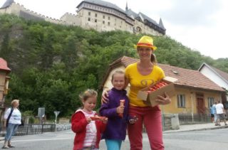 POZOR! Frekvence 1 dnes za vámi jede na&nbsp;Karlštejn. Vezeme vám lístky na&nbsp;hrad a&nbsp;dobroty