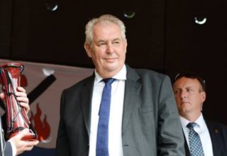 Prezident Zeman poslal vzkaz uprchlíkům: Nikdo vás sem nezval!