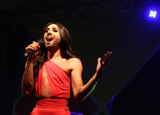 FOTO: Koncert rakouské vousaté zpěvačky zahájil letošní Prague Pride!