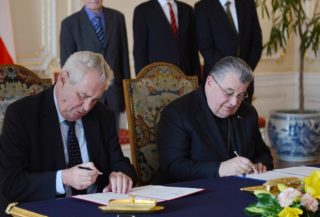 Prezident tvrdí: Kardinál Duka se rozešel s&nbsp;přítelkyní! To musíte slyšet