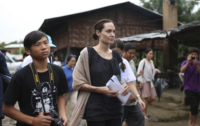 ŠOK! Angelina Jolie váží jen 38 kilo, prý ji dostihla rakovina!