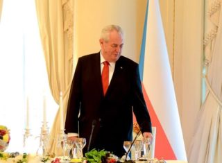 Prezident přiveze z&nbsp;Ázerbájdžánu letadlo plné býčků!