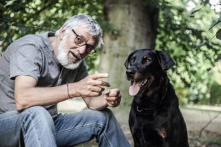 FOTO: Bartoška dotočil první film po&nbsp;rakovině! Podívejte se na&nbsp;fotky