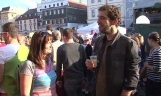 VIDEO: Zpěvák Jelen na&nbsp;vinobraní v&nbsp;Litoměřicích! Vyznal lásku burčáku