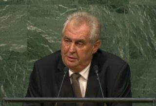 Prezident chce, aby Severní a&nbsp;Jižní Korea podepsali mír v&nbsp;Česku!