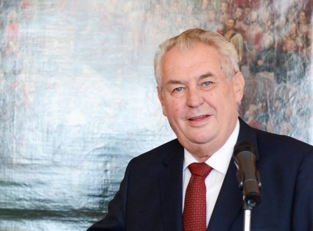 Prezident se nominoval na&nbsp;Nobelovu cenu za mír! Poslechněte si to