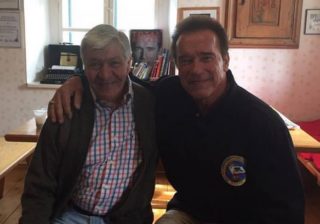 FOTO: Schwarzenegger odcestoval z&nbsp;Česka do svého rodného domu! Podívejte se