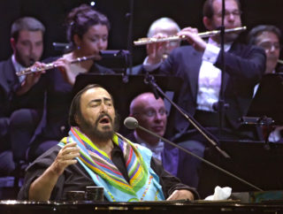 Nešlo jej přeslechnout ani přehlédnout. Pavarotti byl nejslavnější operní pěvec naší doby