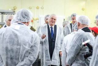 Prezident navštívil v&nbsp;Lechoticích řeznictví! Poslechněte si, jak se tam těšil