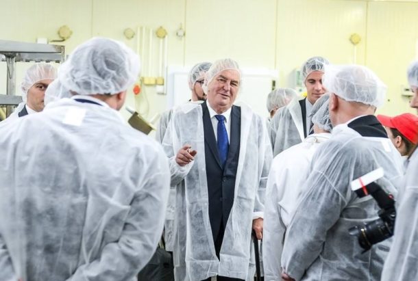Prezident navštívil v&nbsp;Lechoticích řeznictví! Poslechněte si, jak se tam těšil