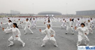 FOTO: Přes 50 tisíc lidí si v&nbsp;Číně pohromadě zacvičilo taiči
