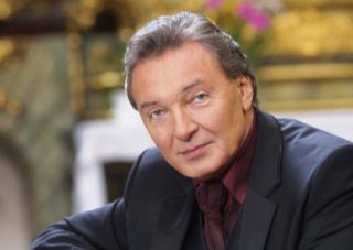Karel Gott už podstoupil první chemoterapii! V&nbsp;Německu promluvil rodinný přítel