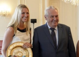 Prezident se chystá na&nbsp;tenis do O2 areny! S&nbsp;sebou si bere tlačenku