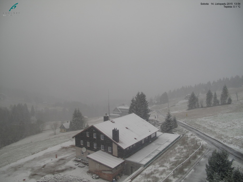 FOTO: Krkonoše a Jizerky hlásí sníh! Zítra pozor na silný vítr