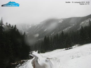 FOTO: V&nbsp;Krkonoších a&nbsp;Jizerkách napadl sníh. A&nbsp;za týden už teploty spadnou k&nbsp;nule