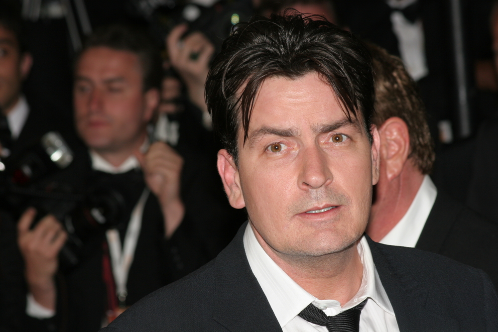 Hollywoodský herec Charlie Sheen přiznal, že je HIV pozitivní