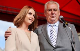 Prezident si nechal od Frekvence zahrát “Mlhu” pro&nbsp;svou Kačenku