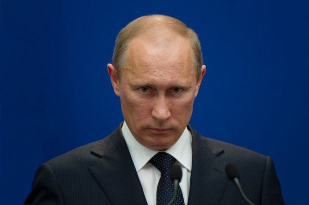 OBAVY: Novinářům zakázali nosit na&nbsp;setkání s&nbsp;Putinem elektroniku včetně telefonů