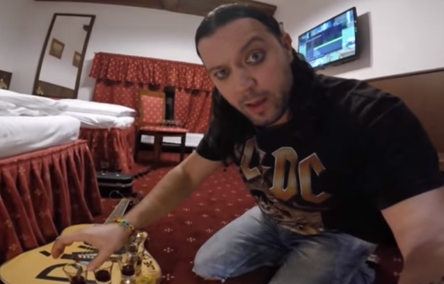 VIDEO: Gottovi na zdraví – Ruda vypil na jeho počest 40 panáků!