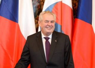 Prezident chce zavést vlastní přijímací testy pro&nbsp;uprchlíky! Budou v&nbsp;nich i&nbsp;zastávky vlaků