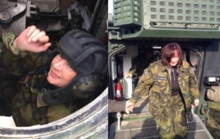 GALERIE: První dáma usedla do bojového vozidla! Podívejte se na&nbsp;Zemanovu manželku v&nbsp;akci