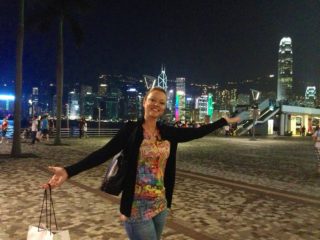 GALERIE: Dcera nemocného Gotta odletěla do Hongkongu! Ve městě je jako doma