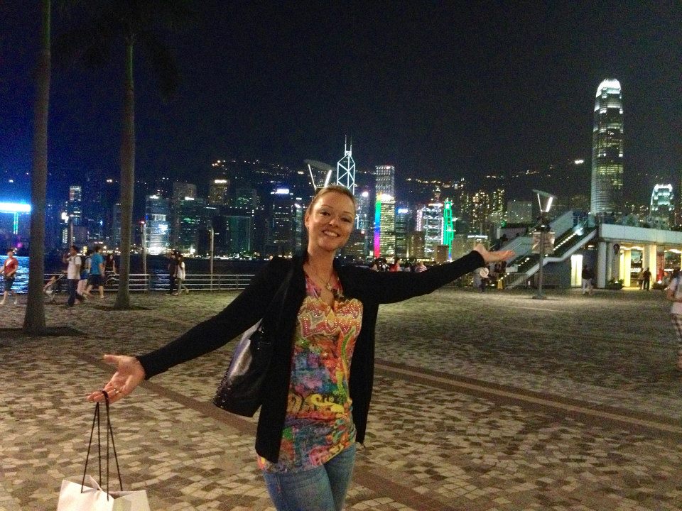 GALERIE: Dcera nemocného Gotta odletěla do Hongkongu! Ve městě je jako doma