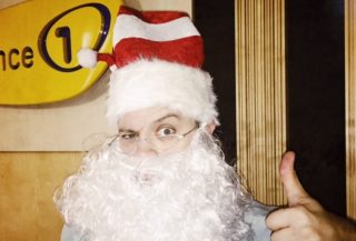 Ruda zazpívá: Domov nám provoní fernet a&nbsp;tráva! Laďte jeho silvestrovskou show