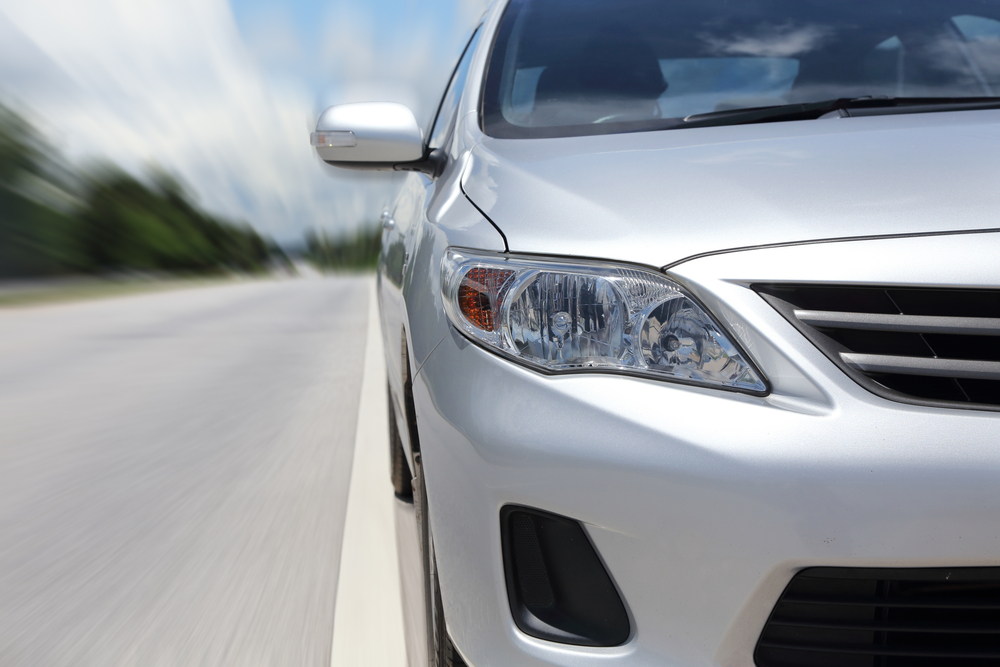 Zloděj během 10 minut vrátil ukradené auto. Netušil totiž, že v&nbsp;něm sedí dítě
