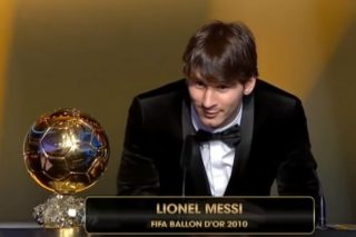 VIDEO: Fotbalista Messi popáté získal Zlatý míč! V&nbsp;anketě FIFA sesadil Ronalda