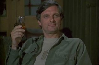 Hawkey Pierce z&nbsp;M.A.S.H. slaví! Herci Aldovi je dnes 80!