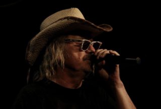 Frontman Žlutýho psa Onřej Hejma slaví 65!