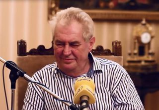 VIDEO: Hledám ošetřovatelku, značka zdarma! Prezident Zeman vtipkoval o&nbsp;své osobě