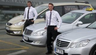 Skokana Jandu okradli o&nbsp;VIP značky na&nbsp;autech. Nabízí 50 tisíc odměny!