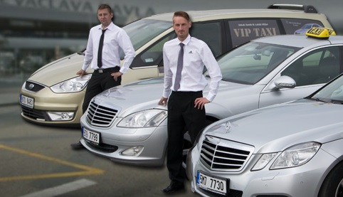 Skokana Jandu okradli o VIP značky na autech. Nabízí 50 tisíc odměny!