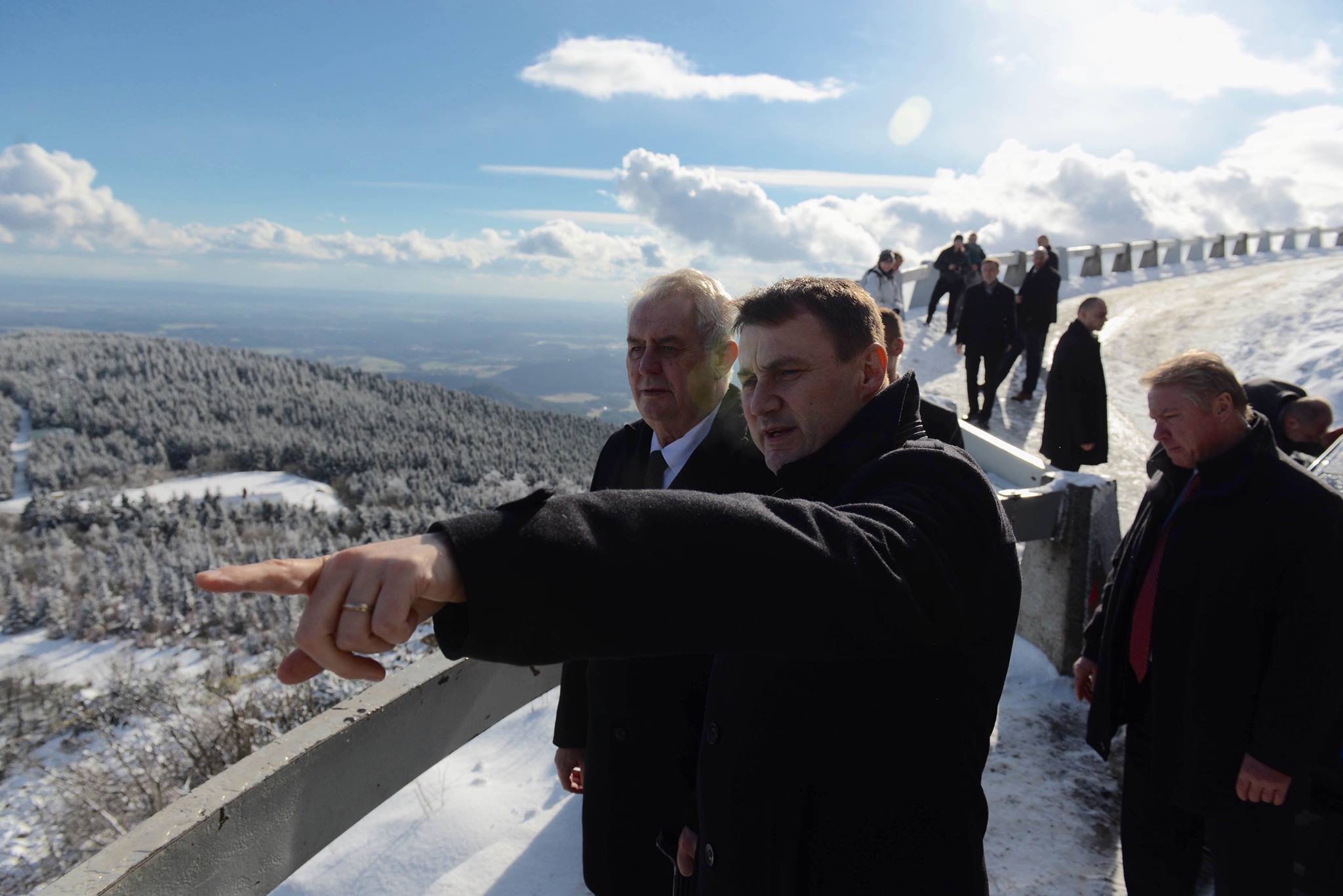 GALERIE: Prezident Zeman navštívil Ještěd! Chce pomoci hotelu a vysílači