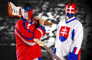 VIDEO: Bob & Bobák pustili do éteru vtipné hlášky ze železnice! Podívejte se
