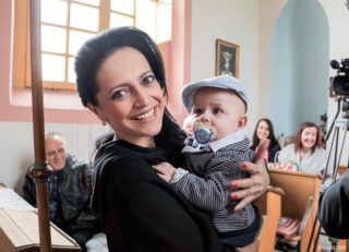 GALERIE: Lucie Bílá šla za kmotru svému malému synovci! Podívejte se