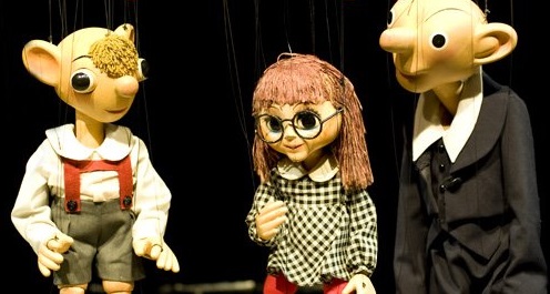 Hurvínek má taťuldu Spejbla. Ale víte, proč nemá maminku?