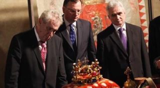 VIDEO: Pozor! Zeman a&nbsp;spol. už ve čtvrtek vyzvednou korunovační klenoty
