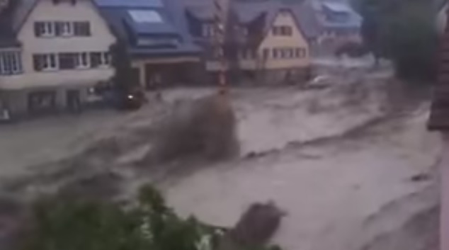 VIDEO: Takhle se valila voda Německem. Záplavy si vyžádaly už čtyři mrtvé!