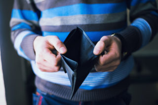 Češi nemají vytvořené finanční rezervy! Minimum jsou tři měsíční platy