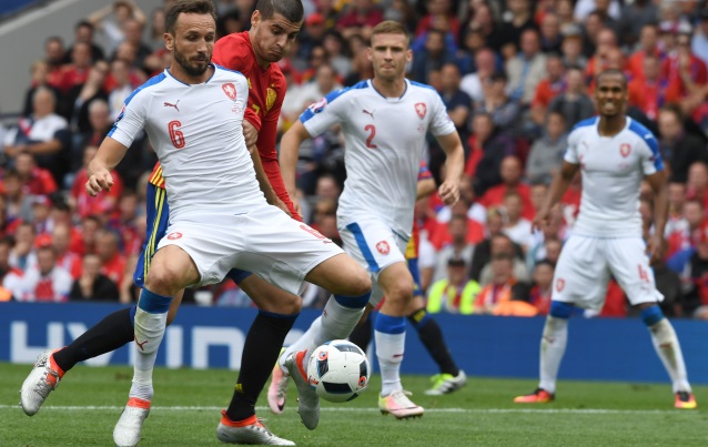 Hráli jsme na hranici možností, zastával se českých fotbalistů trenér Vrba