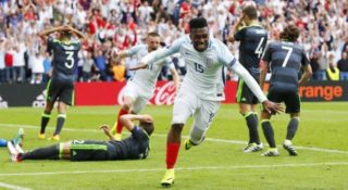 FOTBAL: Anglie v&nbsp;nastavení otočila zápas s&nbsp;Walesem a&nbsp;sahá po&nbsp;postupu!